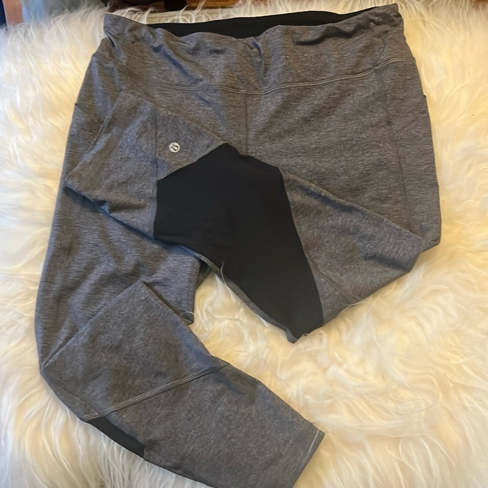 Lulu lemon capri leggings sz10 side pockets drawstring waist